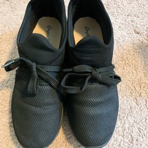 Like New! Black casual shoes (7.5)
